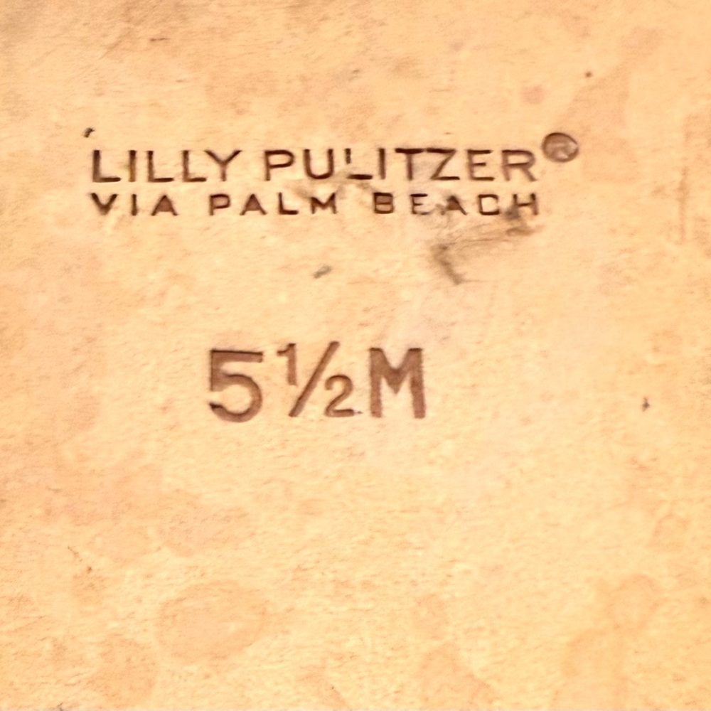 Lilly Pulitzer via Palm Beach leather thong sandal. - Picture 8 of 9